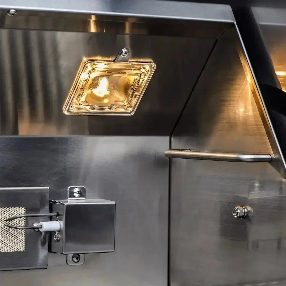 Blaze Professional LUX 44" 4-Burner Built-In Gas BBQ Grill with Rear Infrared Burner, BLZ-4PRO - Image 11