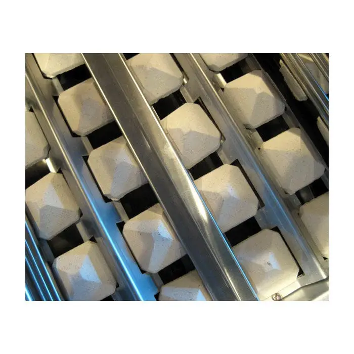 Delta Heat 38" Gas Grill Head - Image 4