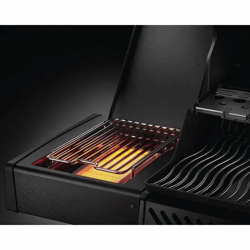 Napoleon Grills Phantom Rogue 425 RSIB Gas BBQ Grill - Image 7